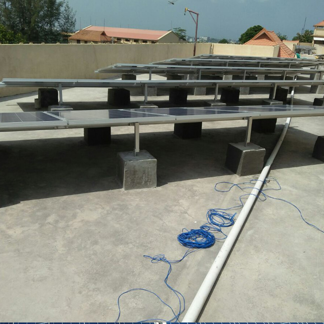 让平屋顶发挥最大价值：理想的光伏支架解决方案