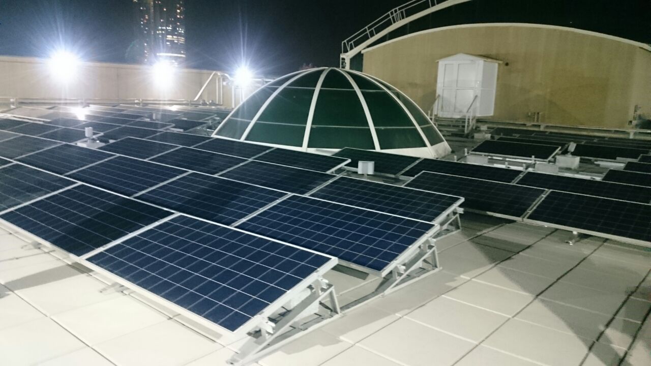 Sunrack ballast flat roof solar mounting system is very popular in the UAE market